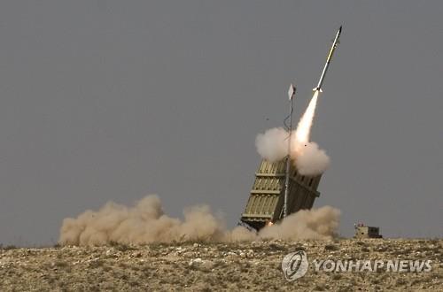 이스라엘이 자랑하는 단거리 요격미사일 아이언 돔 발사 장면[AP=연합뉴스 자료사진]