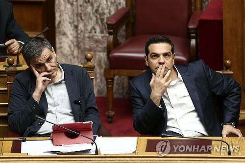 그리스 의회, 증세 등 추가 긴축법안 통과..채무위기 넘길까 - 연합뉴스