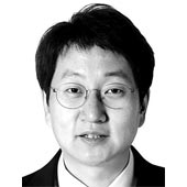 [분수대] 핑크 코끼리는 옳지 않다 - 중앙일보