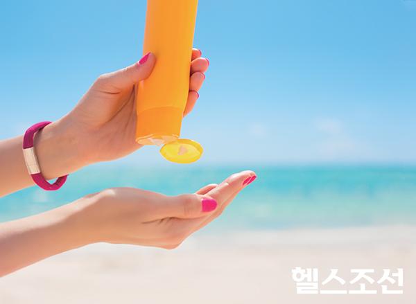 [헬스조선]자외선차단제, SPF와 PA 지수가 무엇인지부터 알아야 한다. (사진=셔터스톡)