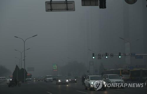 베이징, 운전자에 '스모그세' 부과키로..