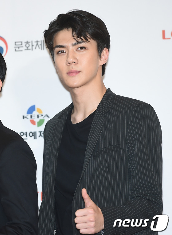 여초에서 화제인 오늘 엑소 기사사진 | 인스티즈