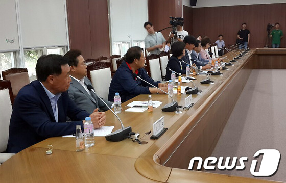 '원주 사드배치 막아달라'..대책위, 지역정치권 공조 요청 - 뉴스1