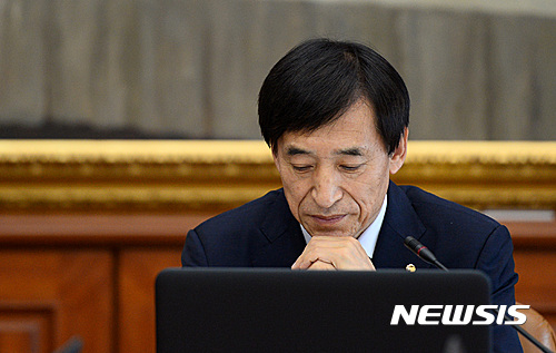 금통위, 한달만에 전원일치 '금리동결→금리인하' 180도 바뀐 까닭은? - 뉴시스