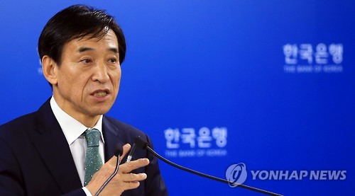 한은 기준금리 연1.25%     (서울=연합뉴스) 홍해인 기자 = 이주열 한국은행 총재가 9일 오전 서울 남대문로 한국은행 브리핑실에서 이날 금융통화위원회의 6월 기준금리가 0.25%포인트 인하된  연1.25%와 관련해 통화정책 방향을 설명하고 있다.      이날 한은의 기준금리 인하는 작년 6월 1.75%에서 1.50%로 0.25%포인트 내린 이후 12개월 만이며 이에 따라 한은의 기준금리는 또다시 사상 최저 수준으로 떨어졌다. 2016