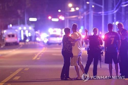 또 소프트타깃 테러?..주말 한밤중 총기난사에 전세계 경악 - 연합뉴스