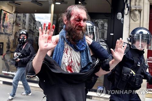 테러에 파업까지 겹친 프랑스 '혼란'..에펠탑 문 닫아 - 연합뉴스