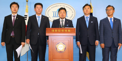 더민주, 정부의 신공항 혼선에 마냥 웃지 못해..불똥 튈라 - 세계일보