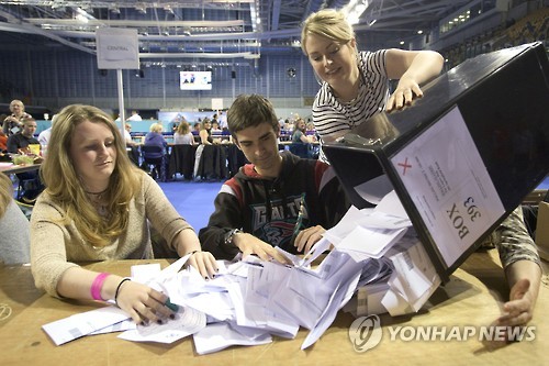 브렉시트 투표 개표 [ AP=연합뉴스 ]
