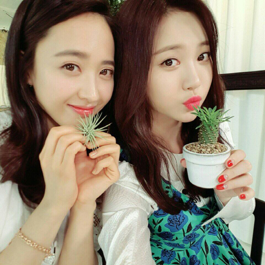 김민정&유라 | 인스티즈