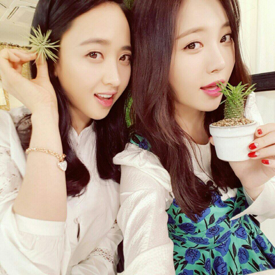 김민정&유라 | 인스티즈