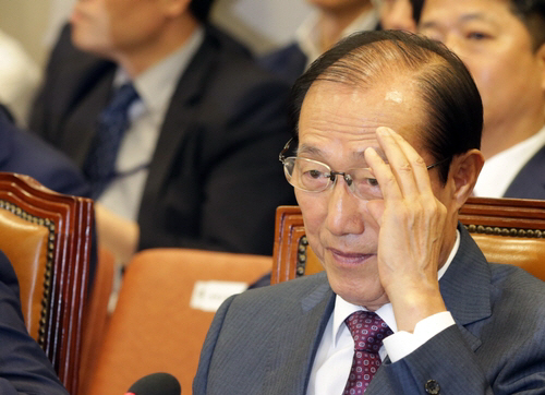 현대원부터 이정현까지..이원종 靑비서실장 '국회 데뷔 곤혹' - 매일경제