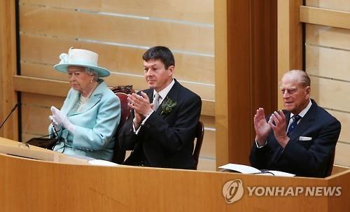 英여왕, 독립 추구 스코틀랜드의회서 연설..