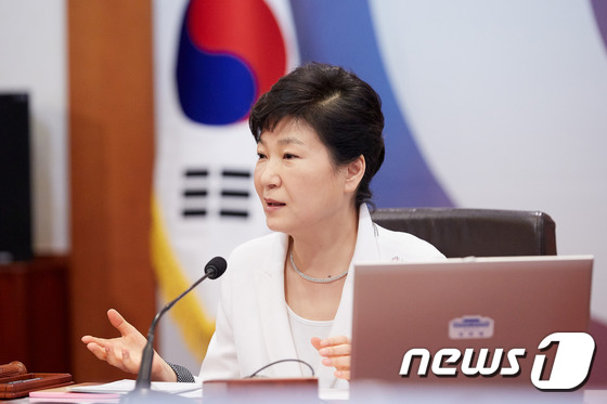 朴대통령, 고위공직자 '일탈'에 이달 중 조기 개각설 '솔솔' - 뉴스1