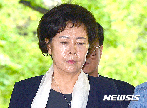 '입점 로비' 신영자
