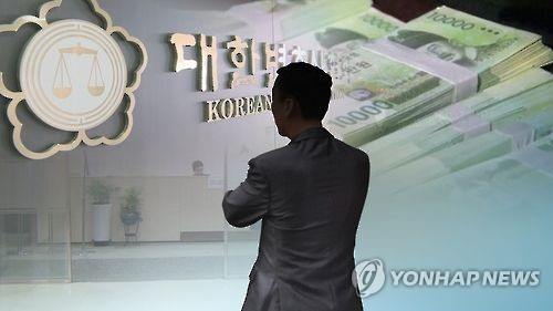 '법조 마당발' 브로커 이민희, 자기 변호사는 못구해 재판 연기 - 연합뉴스