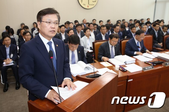 'SKT-CJH M&A' 불허..미래부 장관