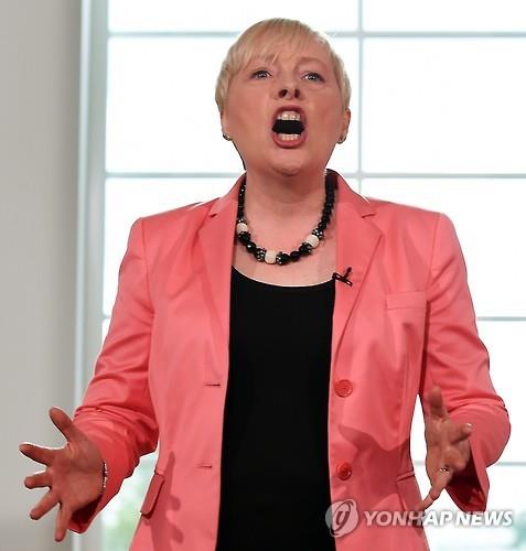 英노동당 이글 의원, 대표 도전 선언..여야 '여인천하' 시대? - 연합뉴스