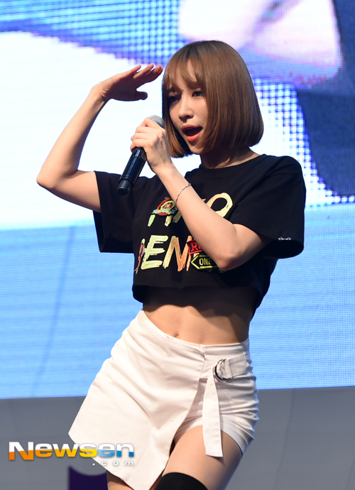 오늘자 exid 하니 복근 ㄷㄷㄷ.jpg | 인스티즈
