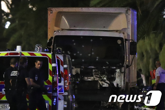 니스 테러한 트럭 | 인스티즈