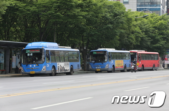 대구 시내버스 19일 파업 예고..25개 업체 노조 결의 - 뉴스1