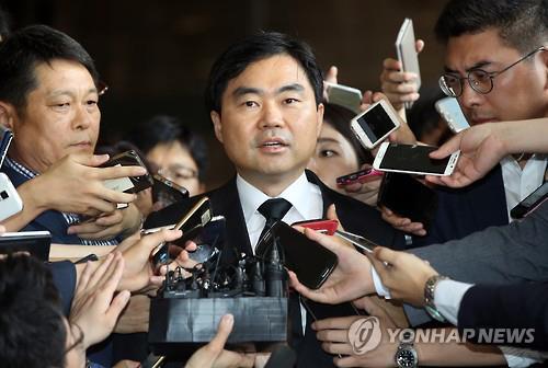 檢, 진경준 구속영장..넥슨 주식·차량·처남 일감 몰아주기(종합2보) - 연합뉴스