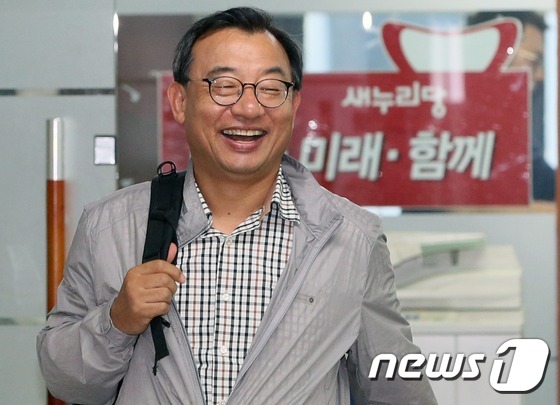 '역사와 이변'의 혈혈단신 이정현..캠프도 없이 대표 등극 기염 - 뉴스1
