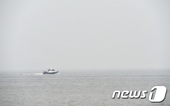말레이시아 남부 연안 선박 전복..28명 사망·실종 - 뉴스1