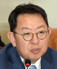 [우병우 민정수석 감찰 착수]청와대 수석 첫 감찰 대상 올라 - 경향신문