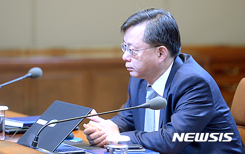 [여당 의원 전수조사] ③與유력인사들, 우병우 사퇴에 즉답은 피해 - 뉴시스