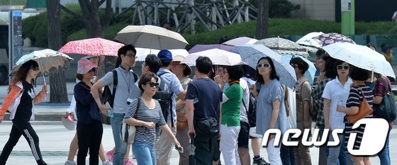 제주 올들어 가장 더운 날씨..최고 35.5도 기록 - 뉴스1