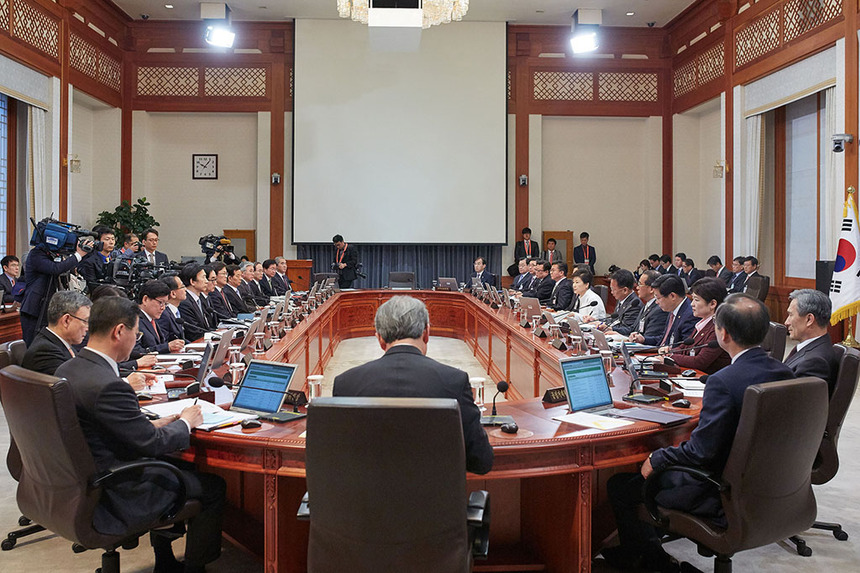 [한강로에서] 그나마 30% 지지율, 일거에 반 토막 날 수도 - 시사저널