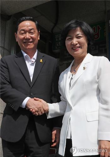 김상곤·추미애 '컷오프'후 첫 격돌..당심잡기 '선명성' 경쟁 - 연합뉴스
