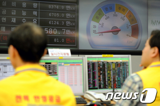 무더위에 전력수급 '비상'..이번주가 고비 - 머니투데이
