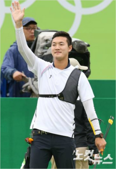 '내가 해냈다' 13일(한국 시각) 리우데자네이루올림픽 남자 양궁 개인전에서 새 역사를 써낸 구본찬.(리우=올림픽사진공동취재단)