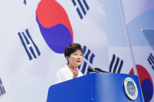 朴대통령, 또 건국일 힘 실어주기..