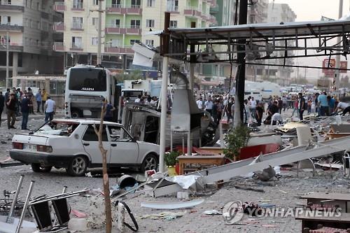 터키 남동부 닷새만에 또 경찰 노린 폭탄공격..6명 사망 - 연합뉴스