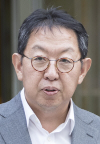 ['우병우 거취' 어떻게]'우 살리기' 특감 흔들기냐 - 경향신문