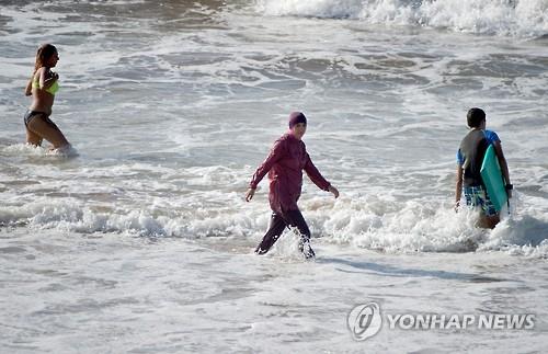 伊, 부르키니로 국론 분열..극우·보수정당
