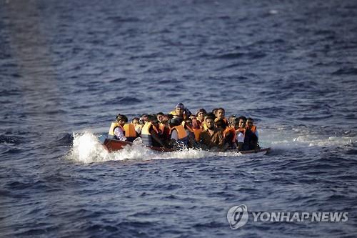 지중해서 난민선 전복..시리아 꼬마 난민 2명 또 희생 - 연합뉴스