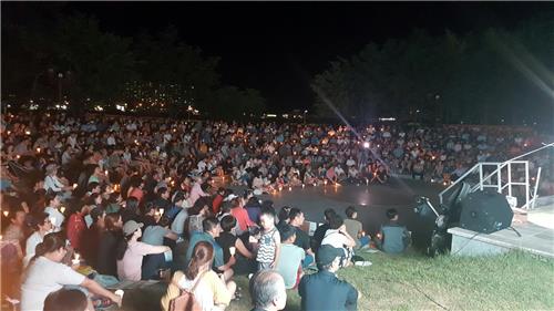 '사드 불똥' 김천시민 700명 첫 촛불집회..성주투쟁위 찬조연설(종합) - 연합뉴스