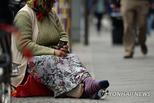 '복지 천국' 스웨덴, 거리 구걸 금지 입법 추진 논란 - 연합뉴스