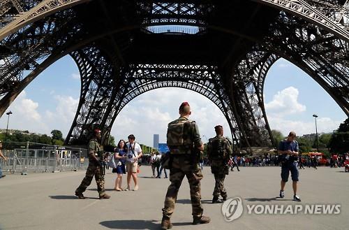 테러·파업에 파리 상반기 관광수입 피해 9천500억원(종합) - 연합뉴스