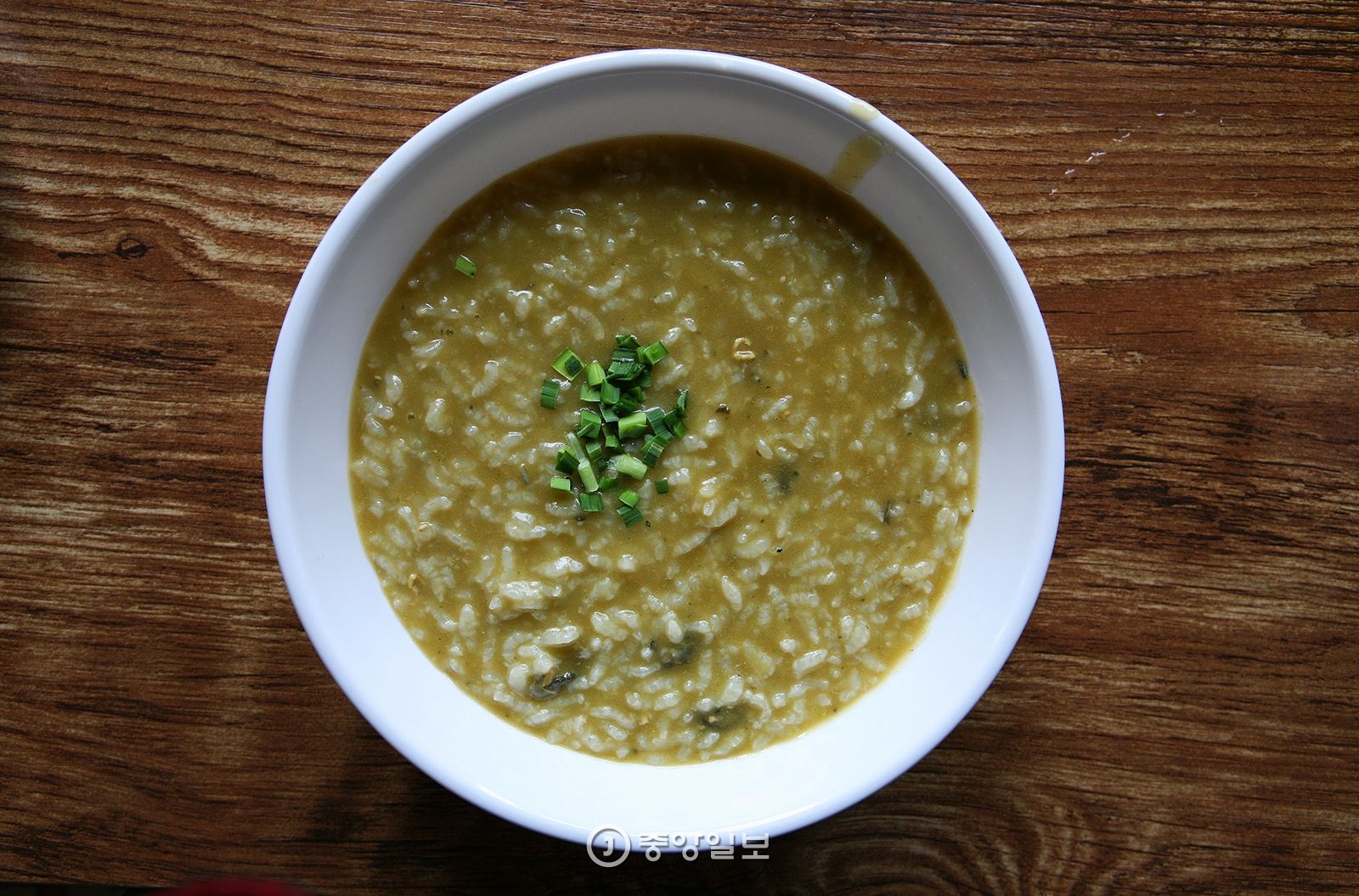 비양도 맛집 호돌이식당의 보말죽. 맛이 진하다.