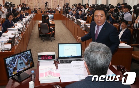 추경 단독처리 두고 충돌..조윤선 청문회 차질 - 뉴스1