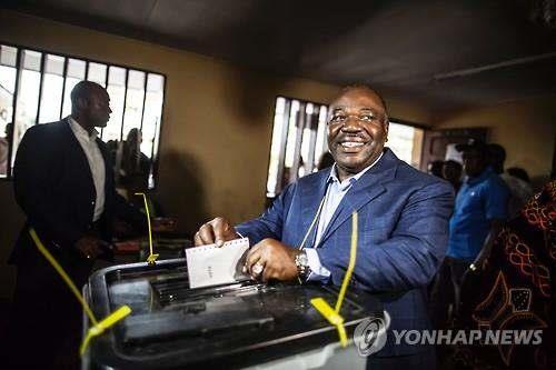 가봉 부정선거 논란에 유혈충돌 확산..의사당 방화·1천명 체포(종합) - 연합뉴스