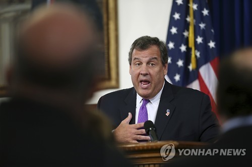 트럼프 진영 크리스티, 최저임금 15달러 거부..