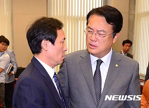 우병우, 국정감사 출석 고민중..정면돌파? 불출석? - 뉴시스