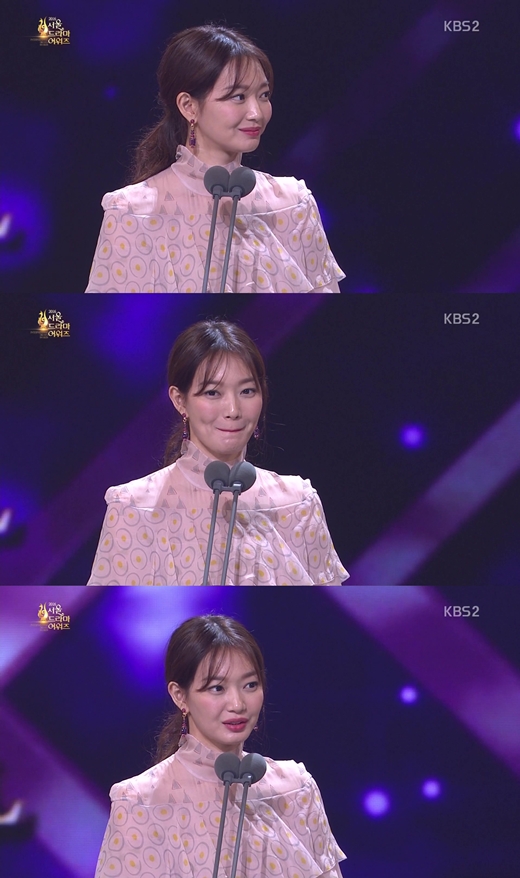 [김미리의솔.까.말] 예의는 어디로? 서울드라마어워즈 희생양 된 신민아 | 인스티즈