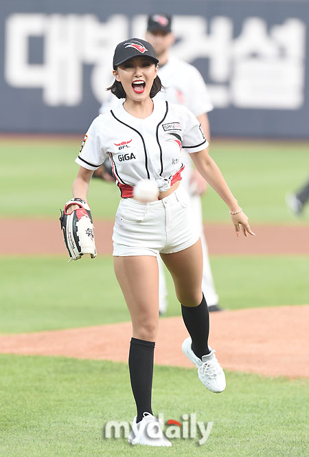 마마무 화사 시구 | 인스티즈